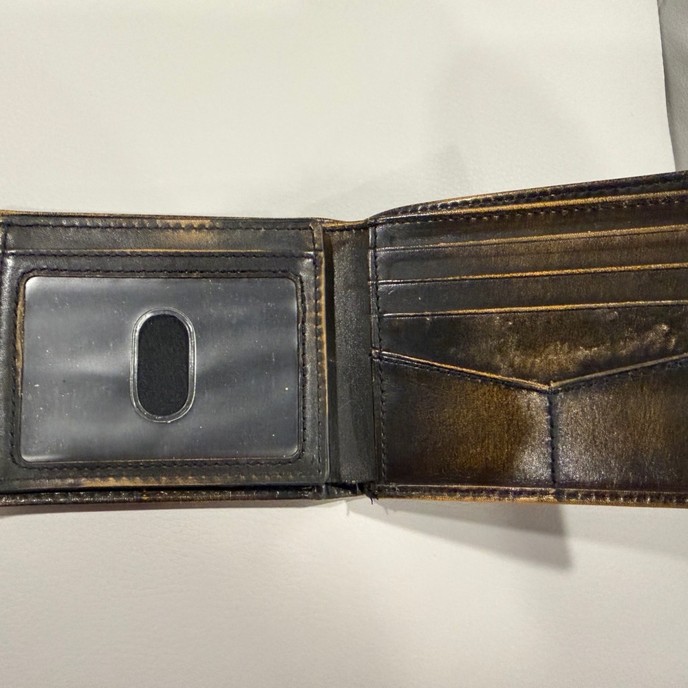 Fossil Men's Distressed Brown Leather Wallet - Picture 3 of 5